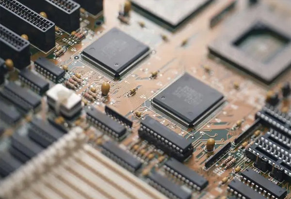 為什么要選擇四層PCB? 有哪些優(yōu)勢(shì)？